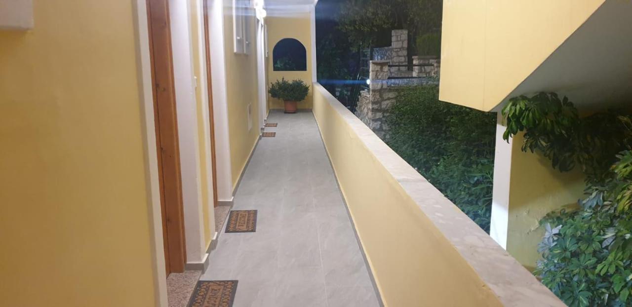 Apart-Hotel Llazari ヒマラ エクステリア 写真