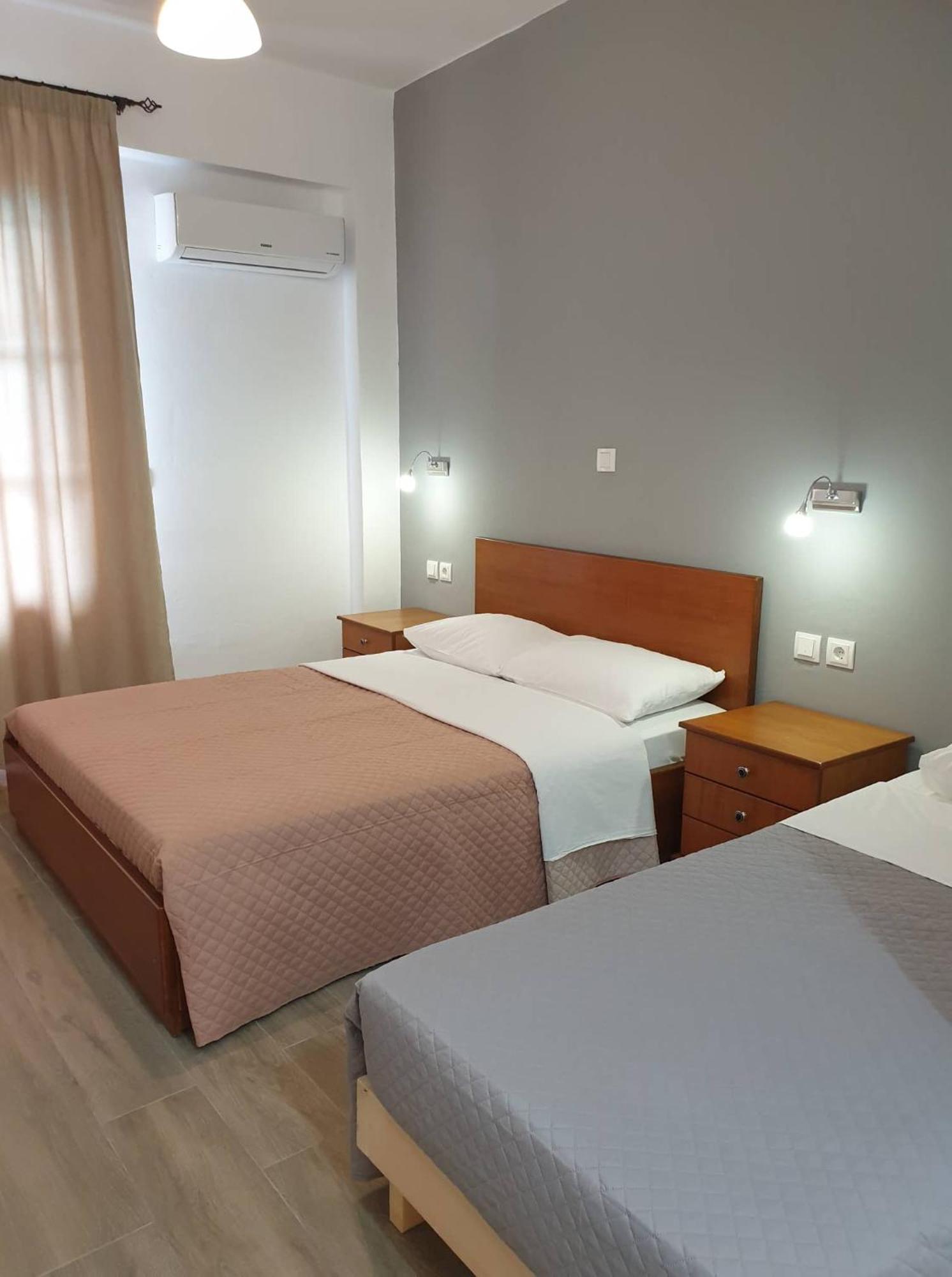 Apart-Hotel Llazari ヒマラ 部屋 写真